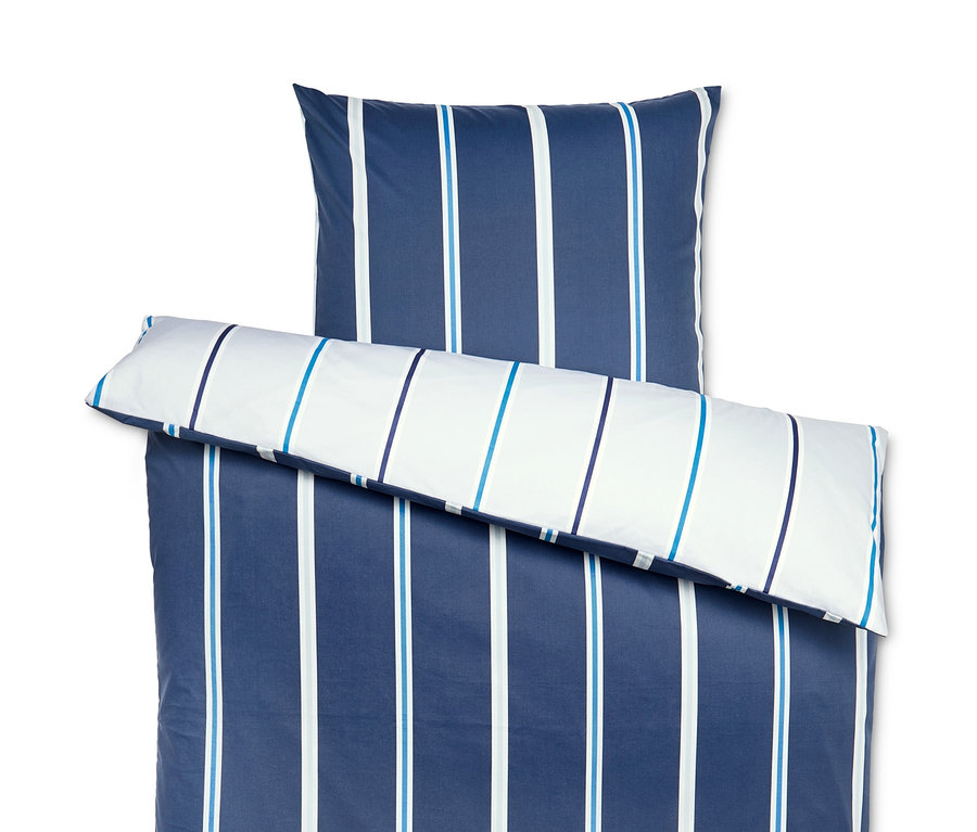 Kék és fehér csíkos, kétoldalas renforcé ágynemű.