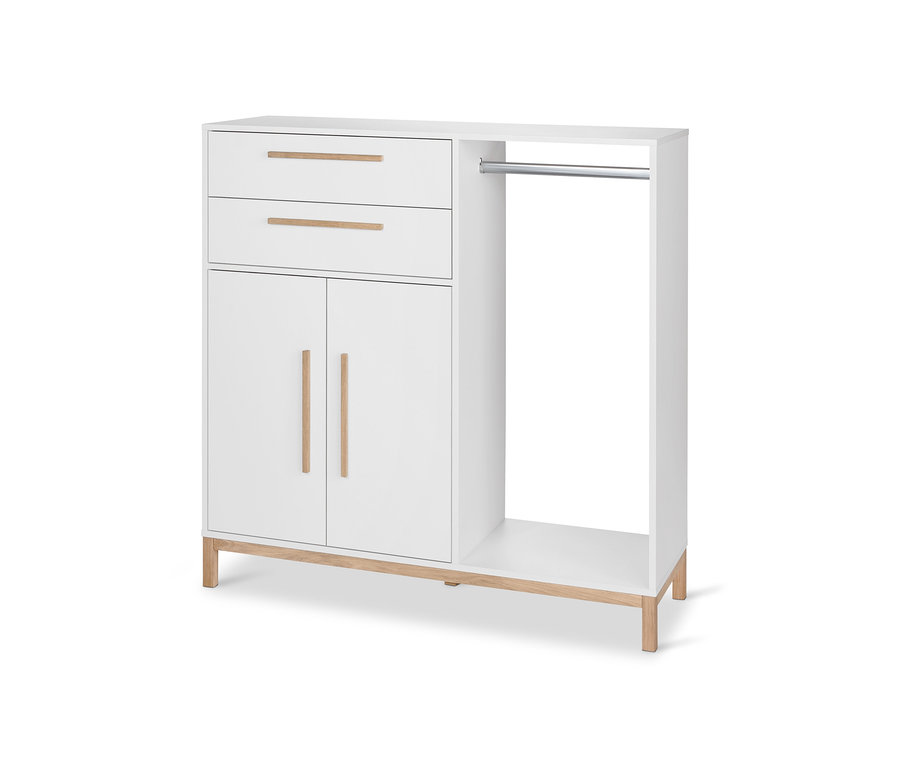 Fehér »Eklund« komód ruhasínnel, két fiókkal a szekrényajtók felett és nyitott résszel akasztórúddal.