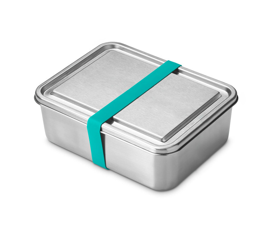 Egy rozsdamentes acél ételhordó doboz türkizkék szalaggal.