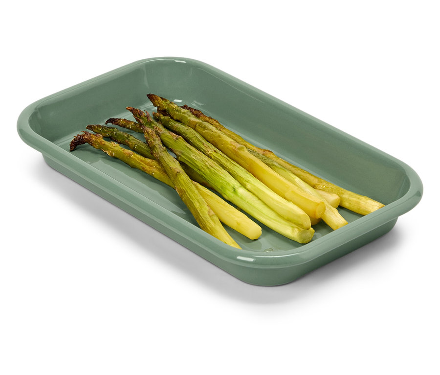 Spárga egy zöld tálban.