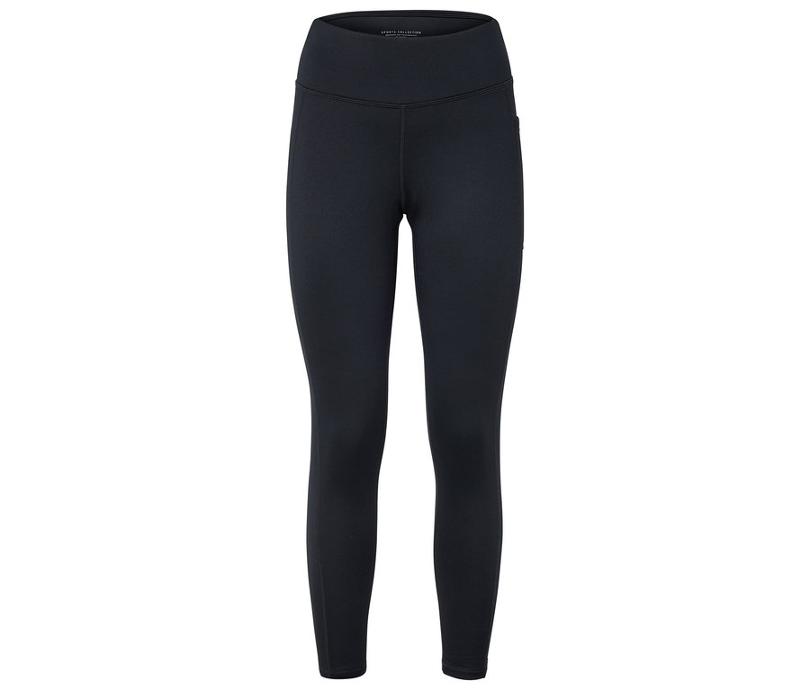 Fekete leggings fehér háttéren.