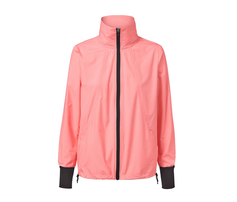 Egy rózsaszín női futódzseki, középen cipzárral.