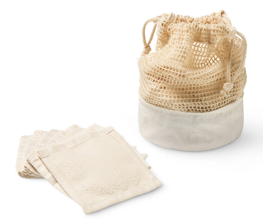 Tíz sminklemosó kendő egy hálós tasakkal.