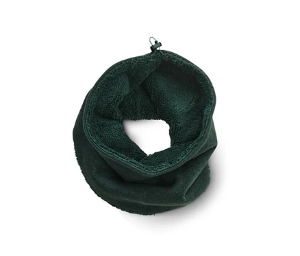 Sötétzöld, kötött csősál polárbéléssel.