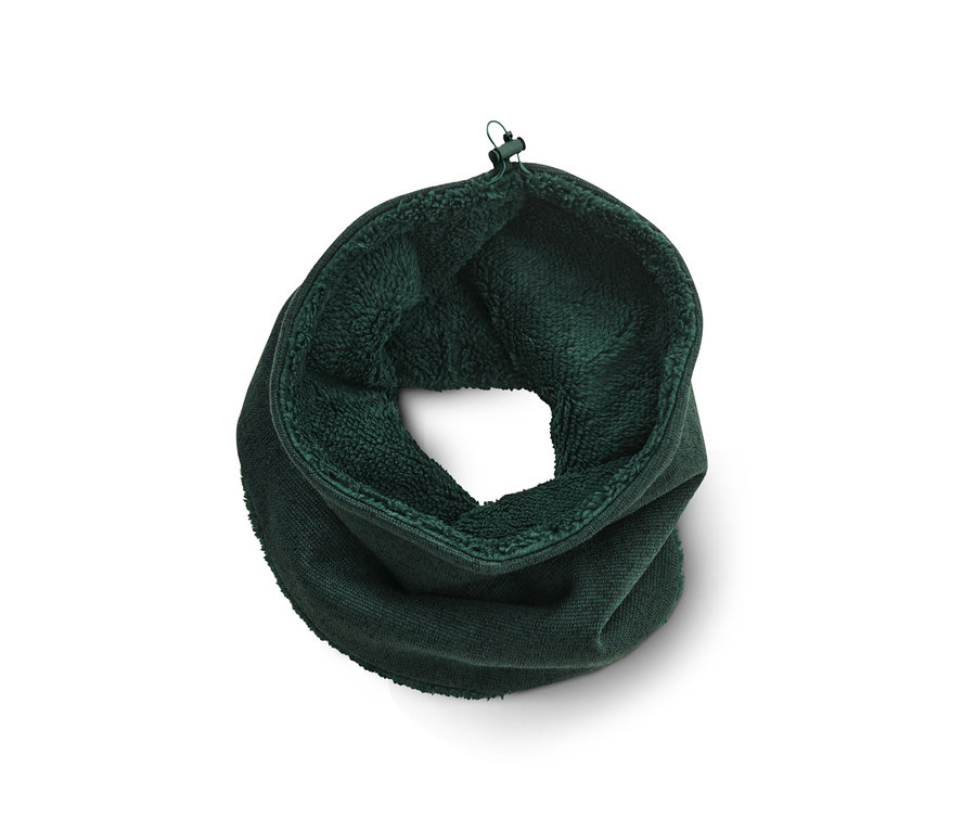 Sötétzöld, kötött csősál polárbéléssel.