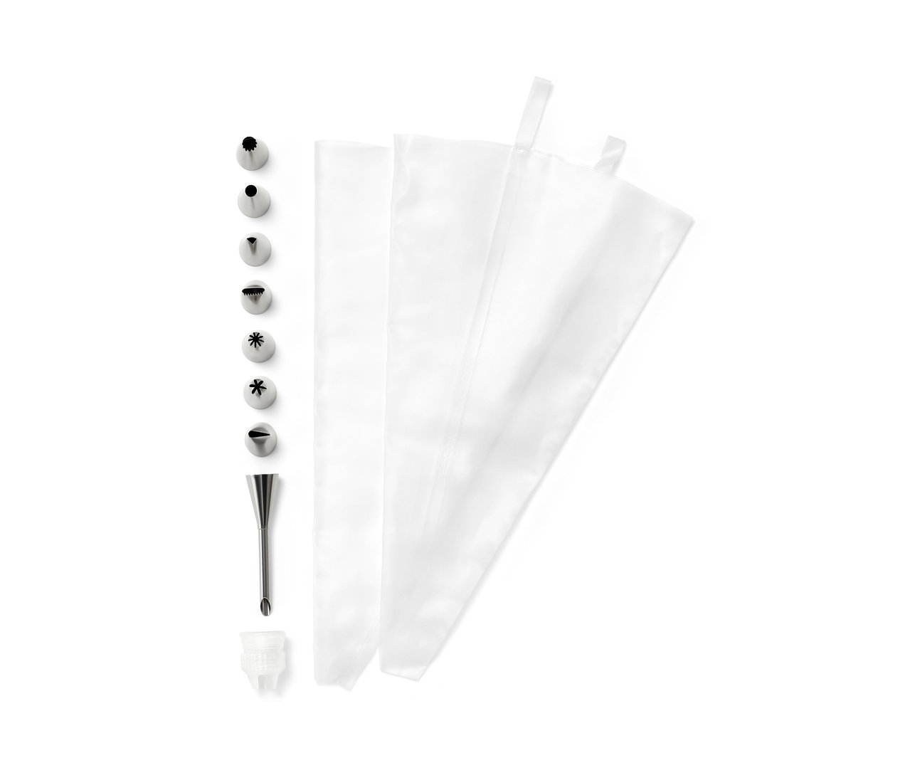 Egy díszítőcső készlet és két fehér habzsák fehér háttéren.