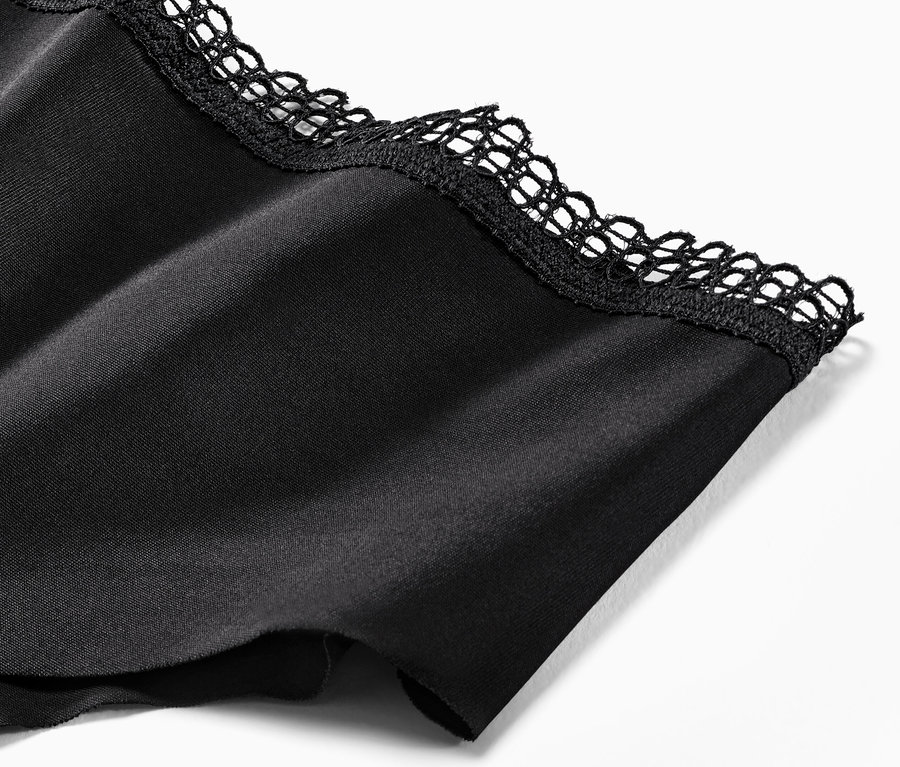 Két darab fekete Magic Cut alsó csipkével részletesen.