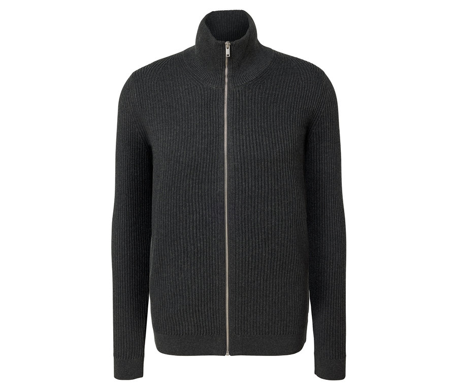 Egy antracit színű kötött kardigán.