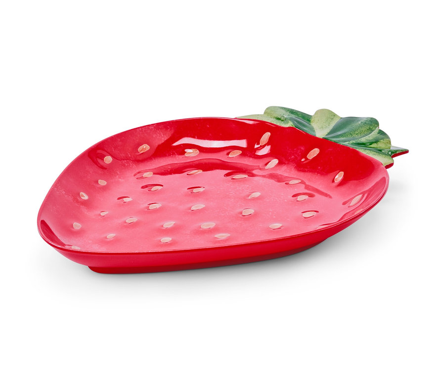 Egy piros, eper alakú kínálótálca.