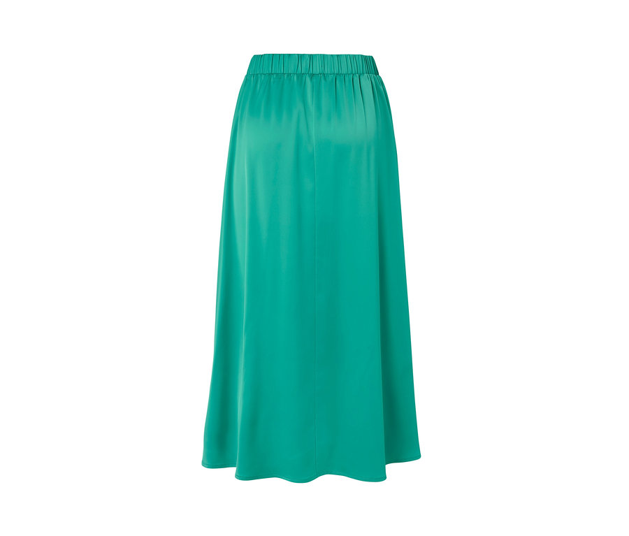 Egy szaténszoknya hátulnézete.