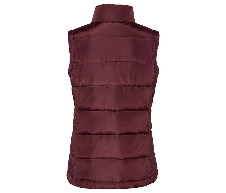 Bordó, steppelt mellény magas gallérral.