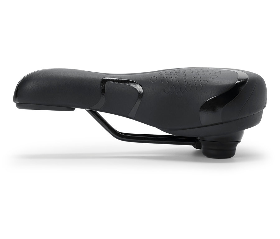 Fekete kerékpárnyereg.