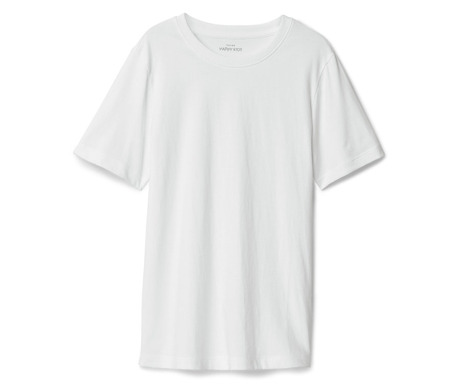 Egy fehér póló fekszik egy fehér felületen.