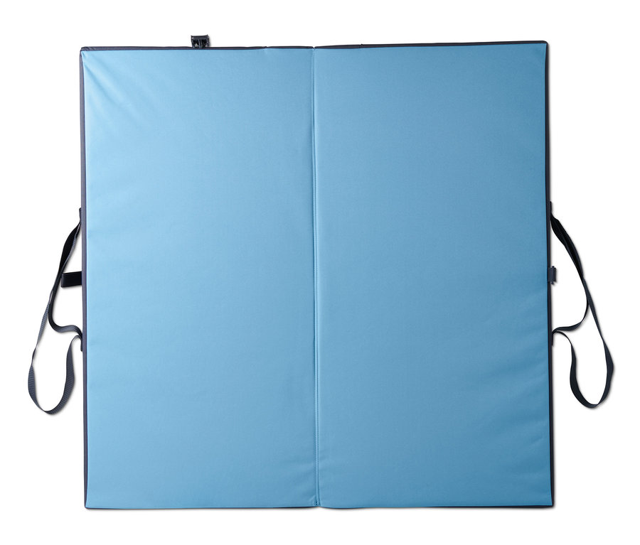 Kék, összecsukható boulder matrac fekete szegéllyel.