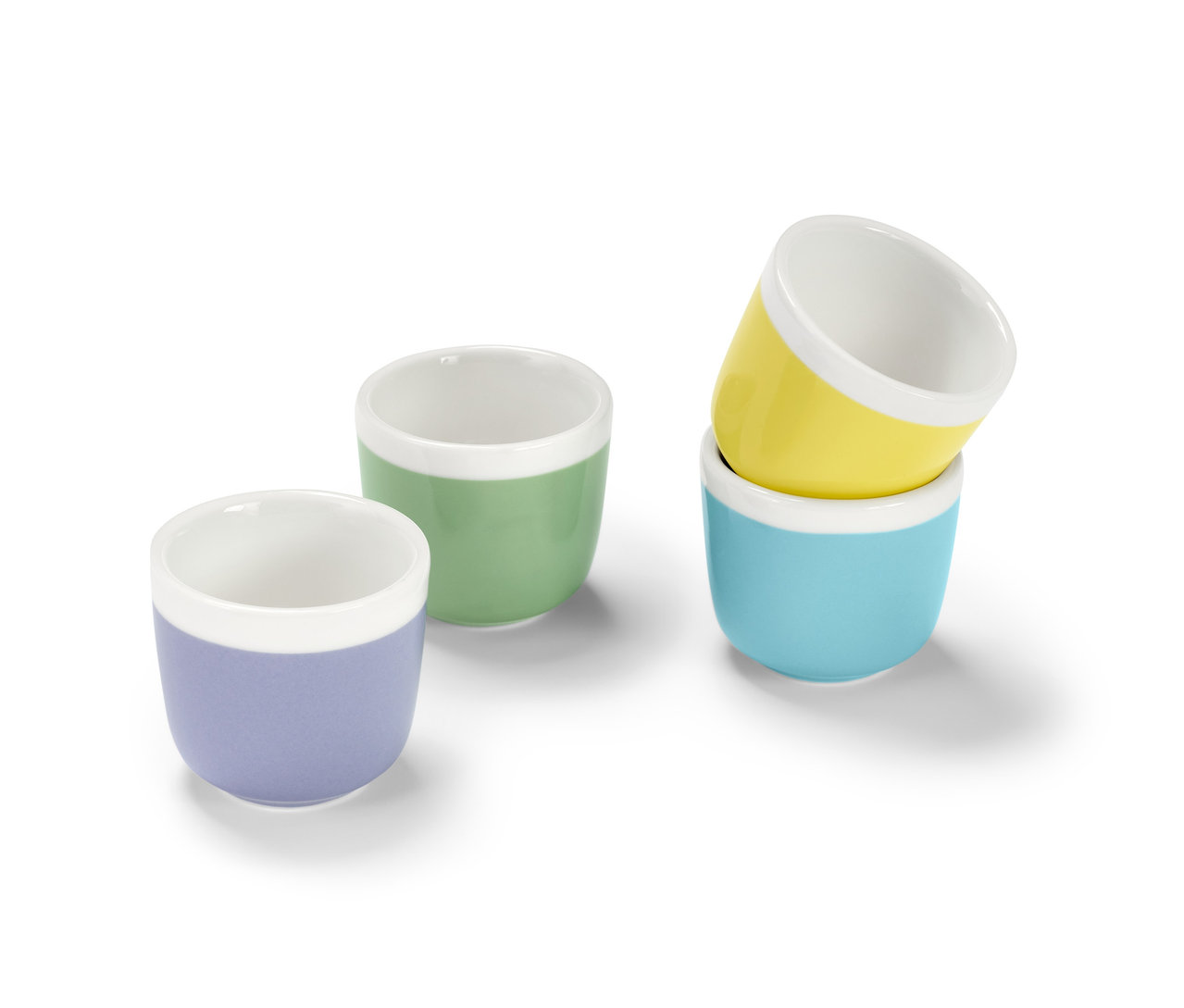 Négy tojástartó: lila, zöld, sárga és kék.