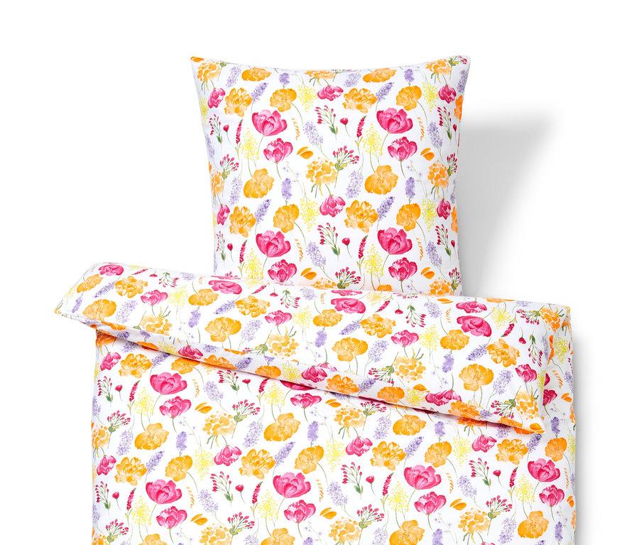 Virágmintás mikroszálas ágyneműhuzat párna- és paplanhuzattal.