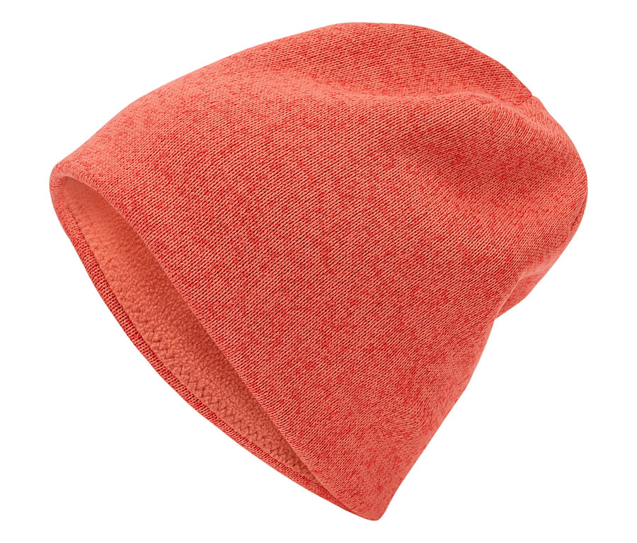 Narancssárga kötött sapka fehér háttérrel.