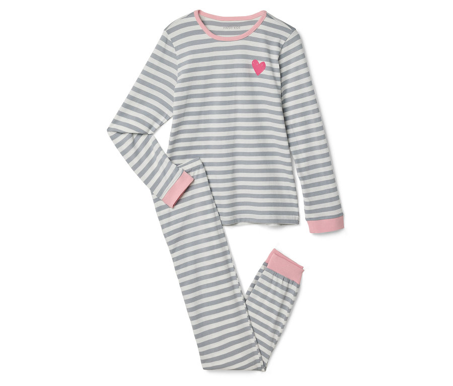 Kétrészes, csíkos pizsama rózsaszín szívvel a felsőn és rózsaszín mandzsettákkal.