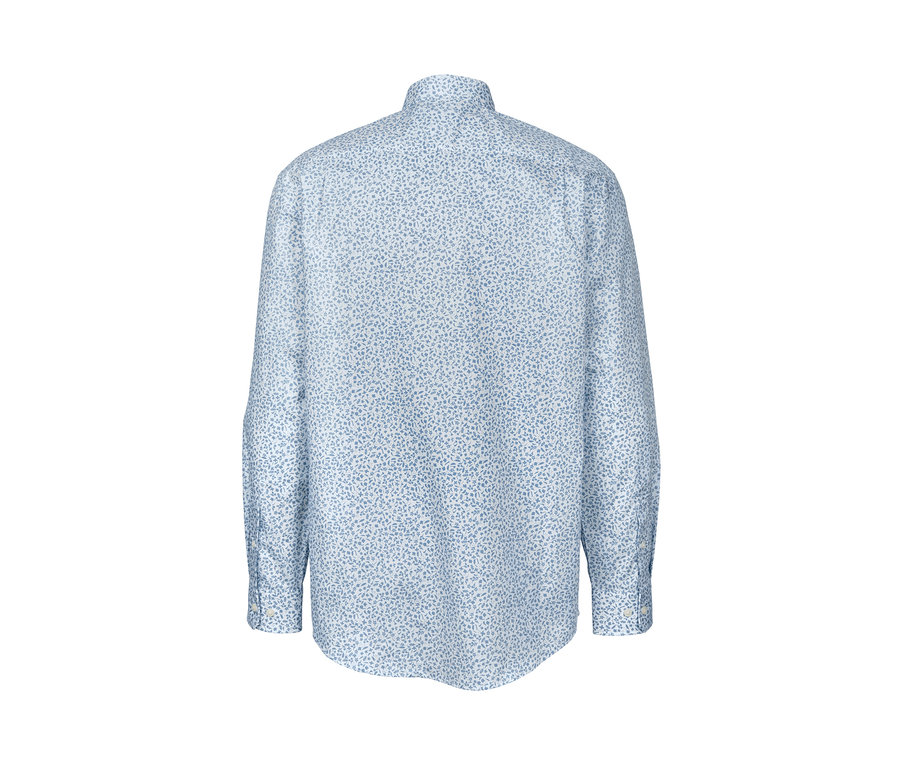 Egy világoskék, legombolt gallérú, comfort fit férfi ing hátulnézete, apró mintával.