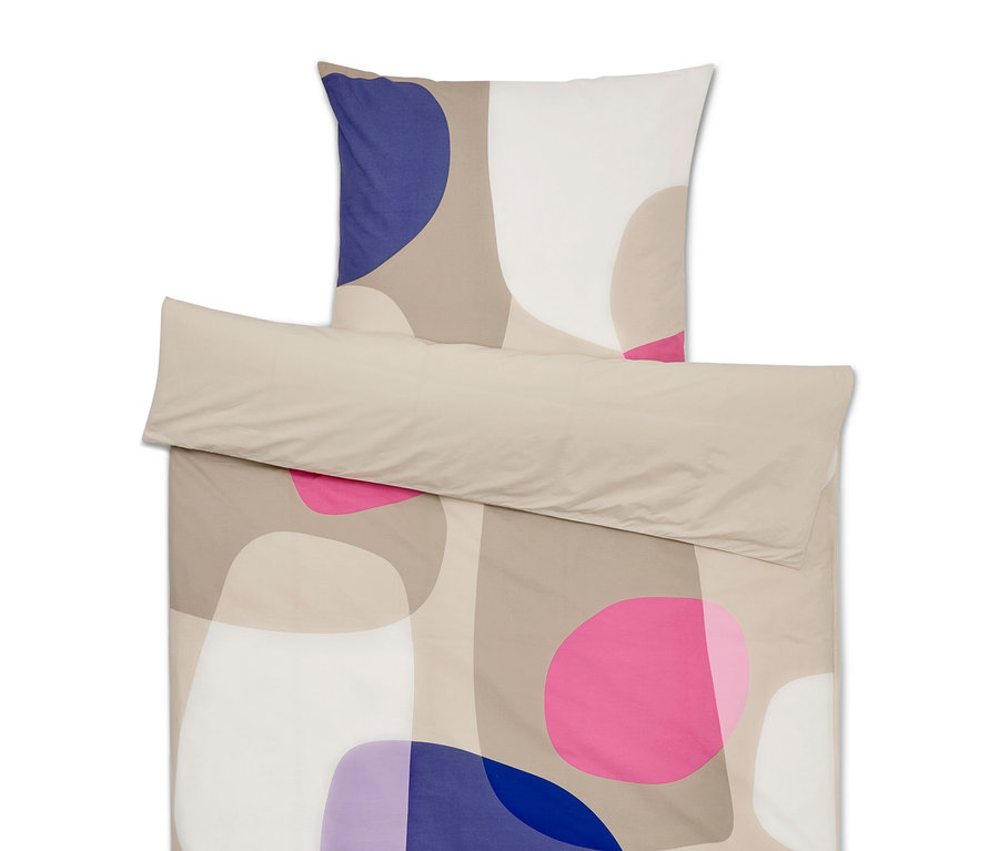 Ágynemű absztrakt formákkal kék, rózsaszín, bézs és fehér színekben.
