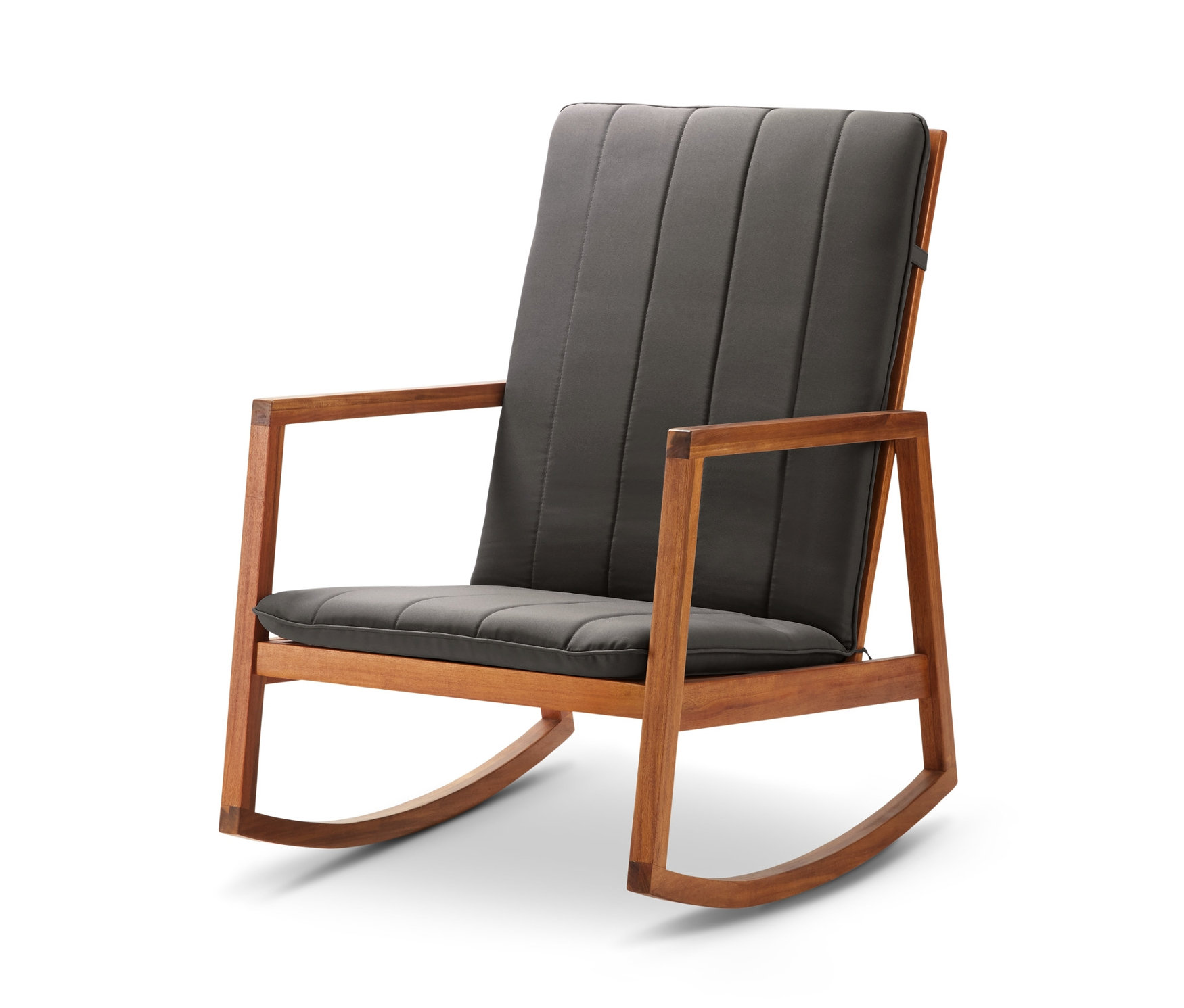 Hintaszék fehér háttérrel.