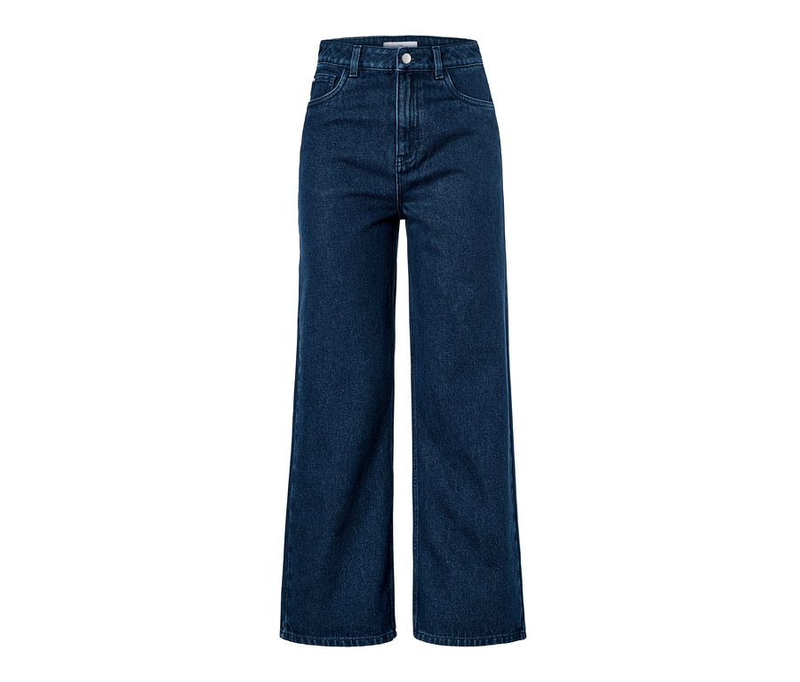 Egy sötétkék, női bőszárú farmernadrág.