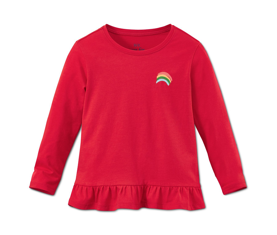 Egy piros, hosszú ujjú biopamut póló, kis szivárvánnyal.