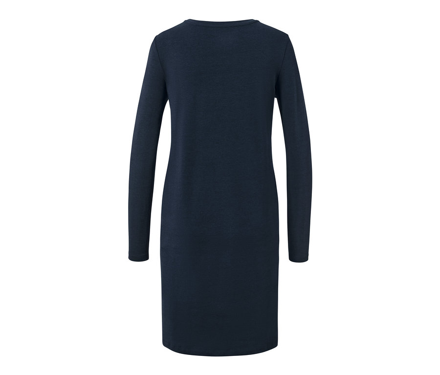 Kék, hosszú ujjú hálóing.