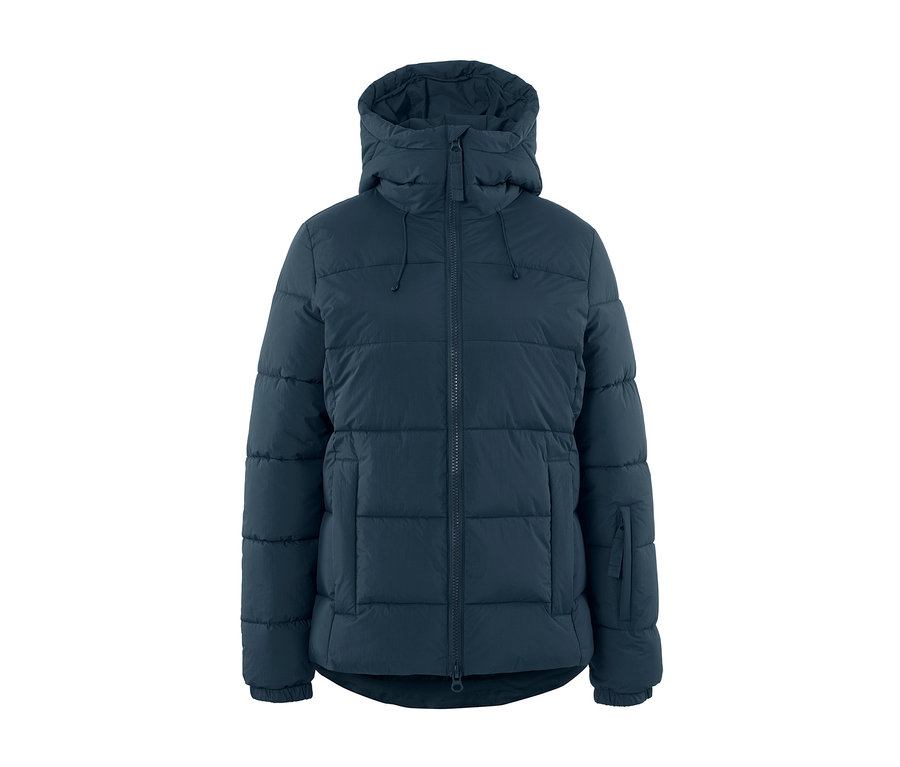 Sötétkék, steppelt síkabát kapucnival.