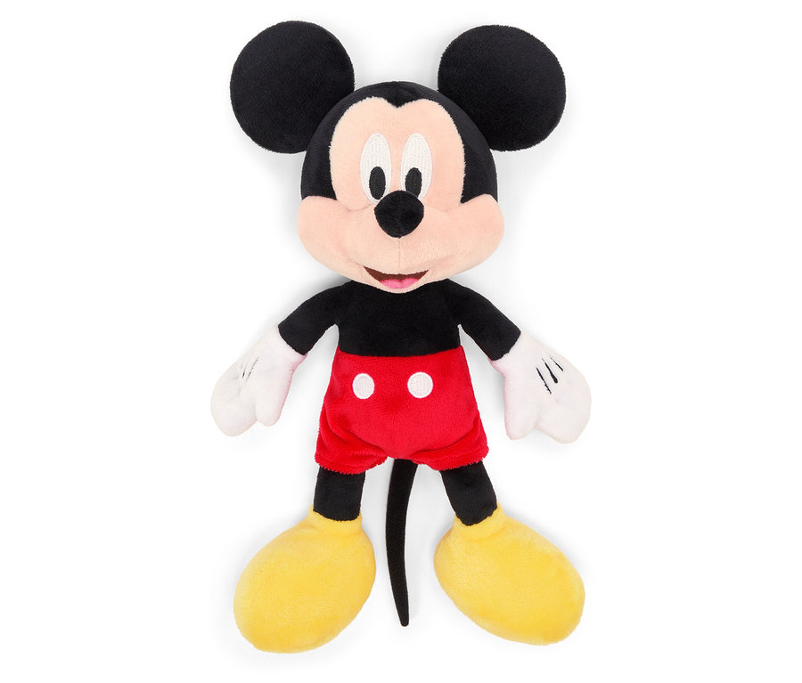Egy Mickey egér plüssfigura áll fehér háttéren.
