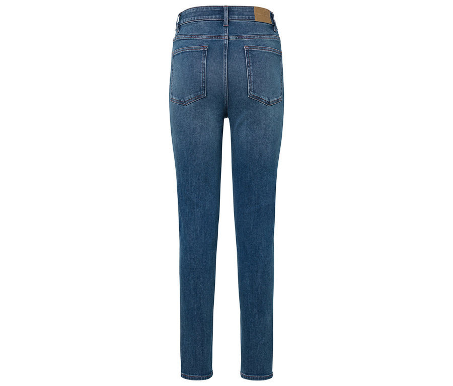 Kék farmernadrág részletes hátsó nézete.