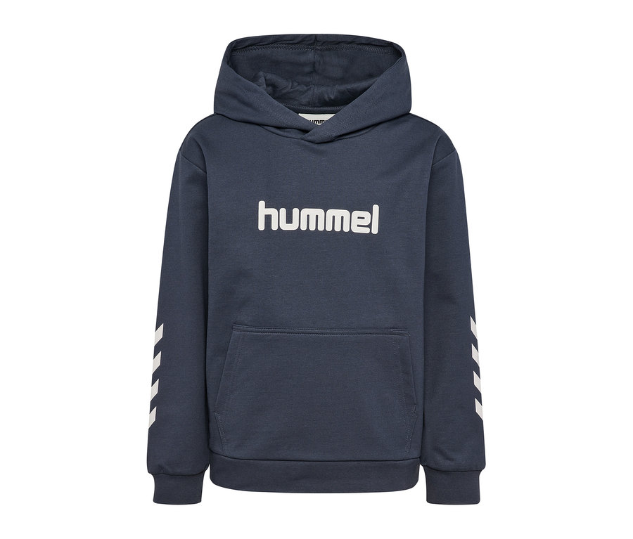 Sötétkék hummel® HMLJR Logo Hoodie kapucnis pulóver fehér hummel logóval a mellkason, kenguru zsebbel és fehér csíkokkal mindkét ujján.