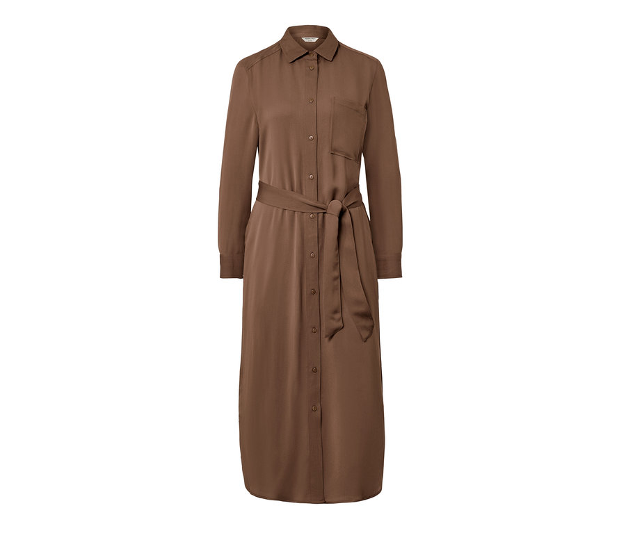 Egy barna, megkötős női blúzruha.