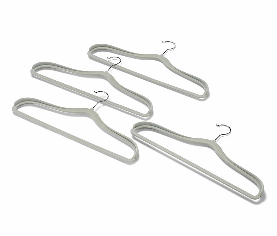 Négy vállfa, formázott vállrésszel.