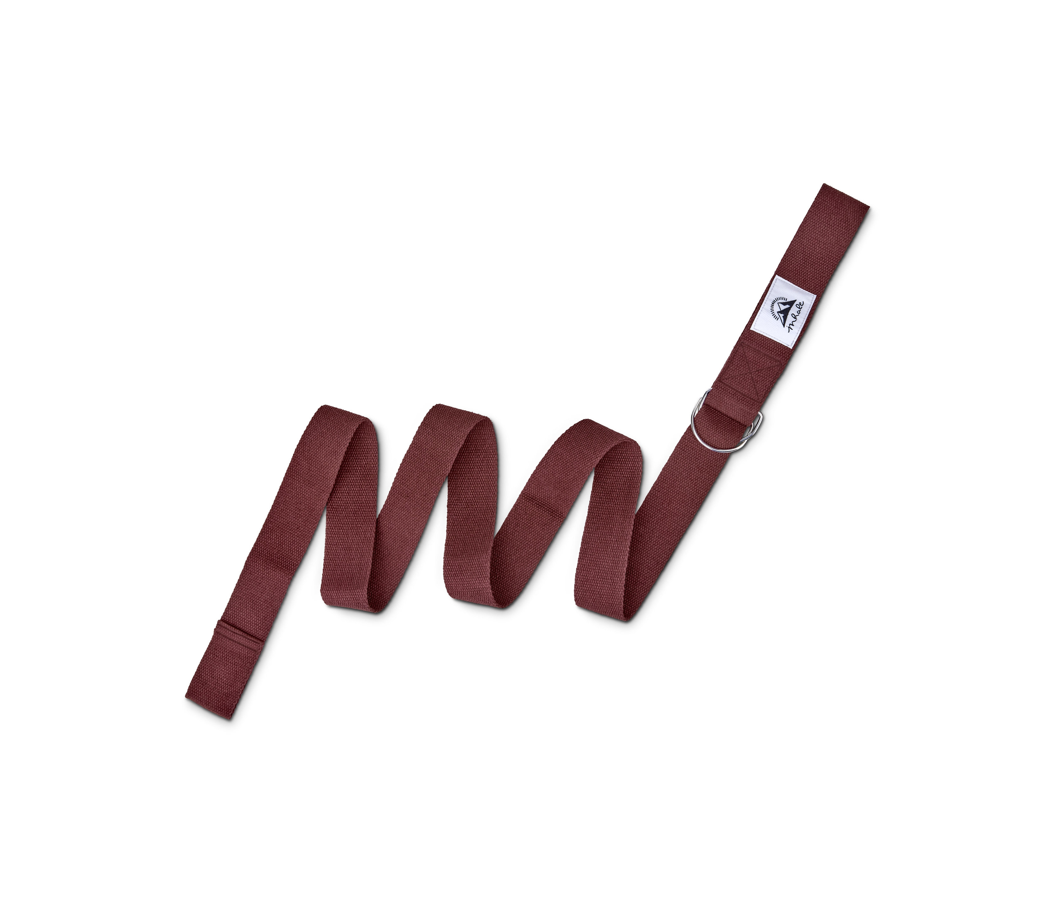 Egy bordó színű 2 az 1-ben jógaszíj tekeredik egy fehér háttéren.