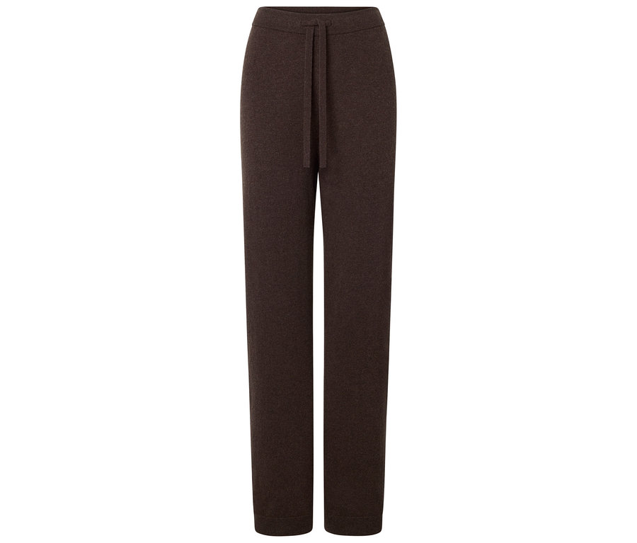 Barna kötött nadrág húzózsinórral a deréknál.