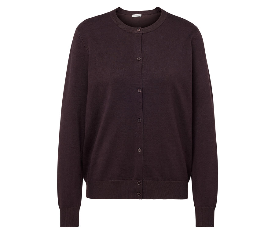 Barna kötött kardigán hosszú ujjakkal és gombokkal.