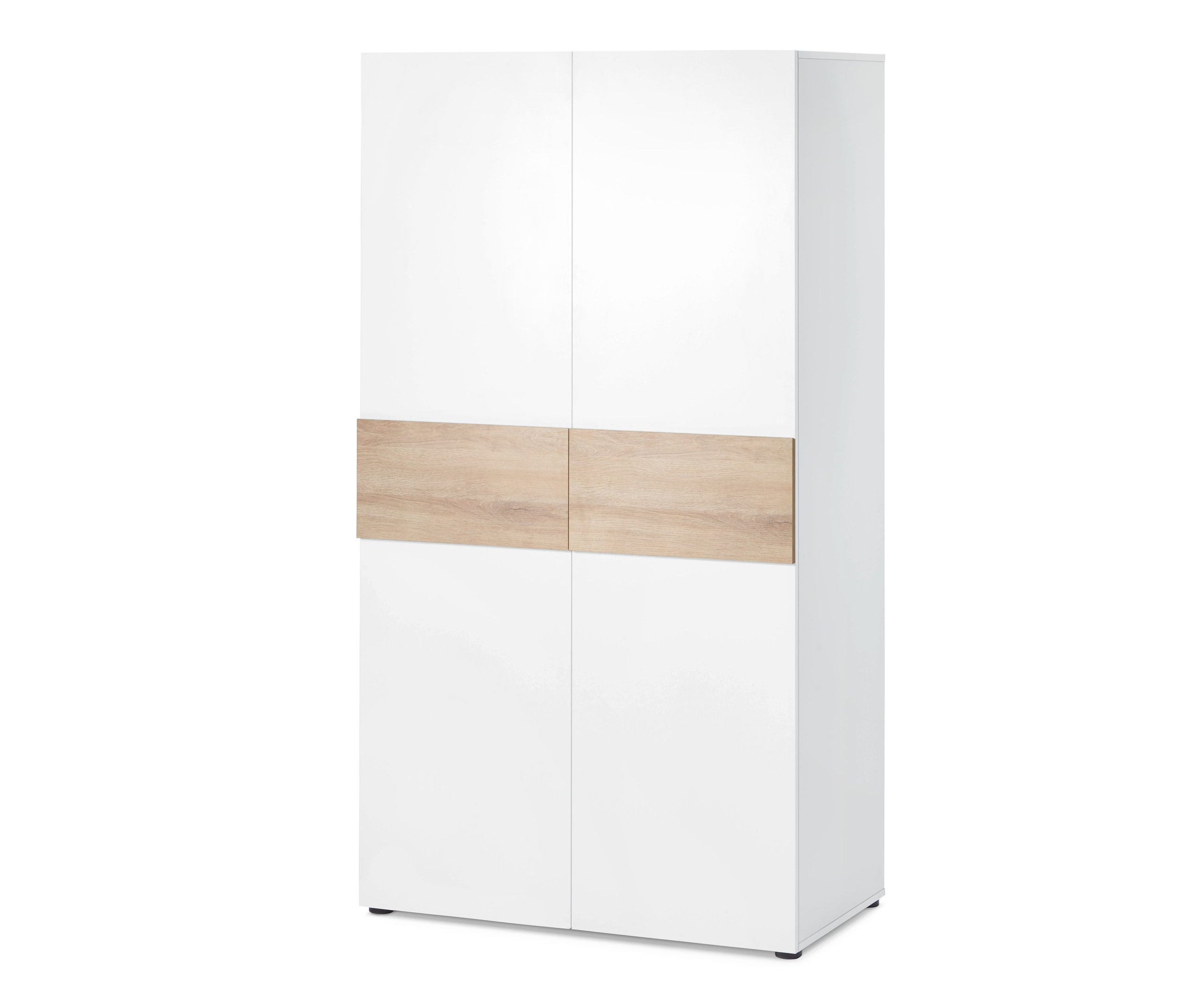 Egy kéttürós ruhásszekrény fehér ajtókkal és fa dekorációval középen.