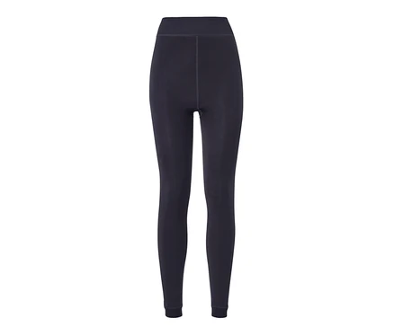 Egy fekete, plüssbélésű női leggings fehér háttérrel.