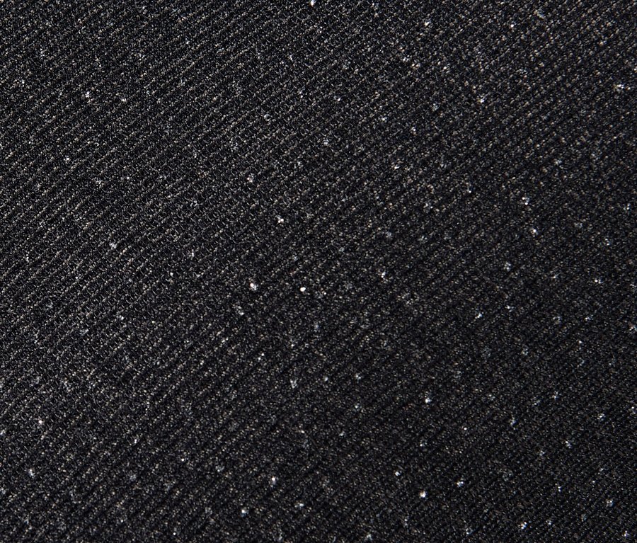 Közelkép a 2 női harisnya, 40DEN, csillogó/fekete textúrájáról.