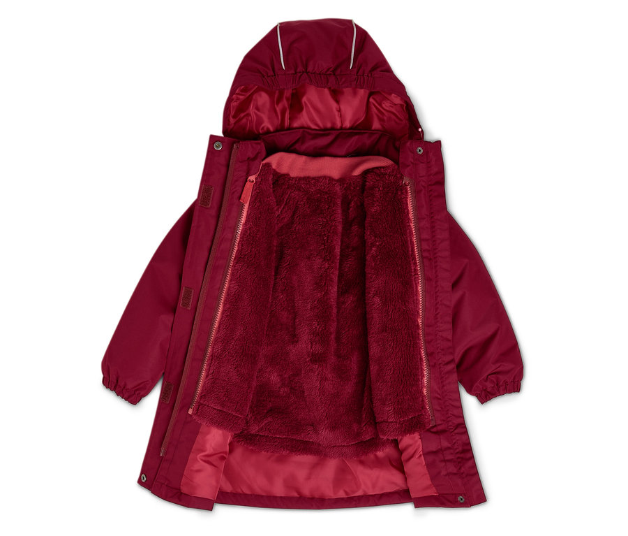 Nyitott, piros kabát kapucnival és plüss béléssel.