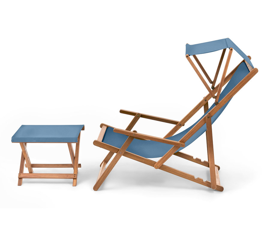 Kerti összecsukható napozószék, lábtartóval. Fa váz, kék anyag.