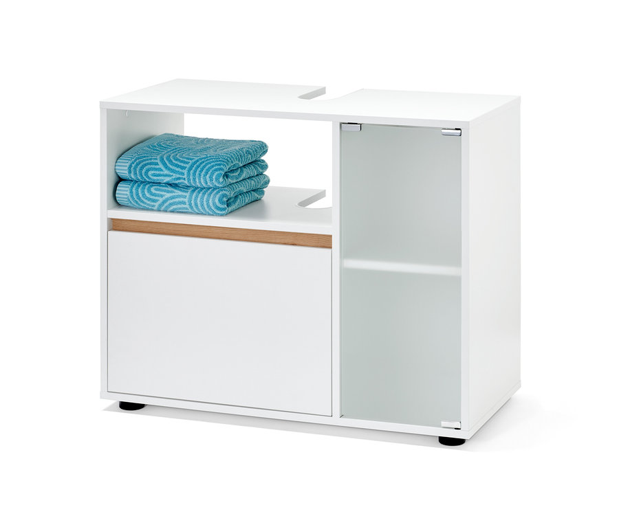 Fehér mosdó alatti szekrény törölközőkkel.