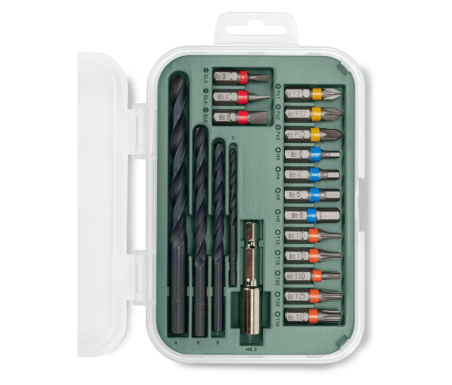 Csavarhúzó- és fúrószárak készlete nyitott tokban.