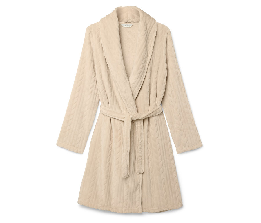 Bézs színű, öves, fonott mintás köntös.