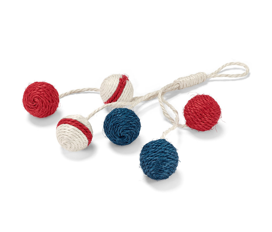 Macskajáték, csörgőlabda piros, fehér-piros és kék labdákkal egy zsinóron.