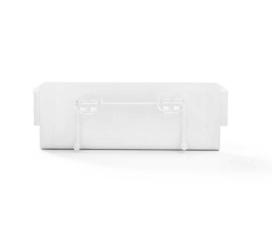 Fehér, öntapadós fürdőszobai polc.