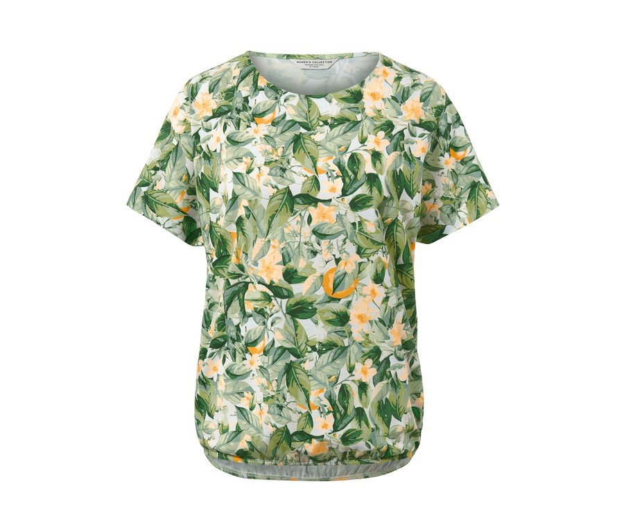 Egy nyomott mintás női pólóblúz levél- és virágmintával.