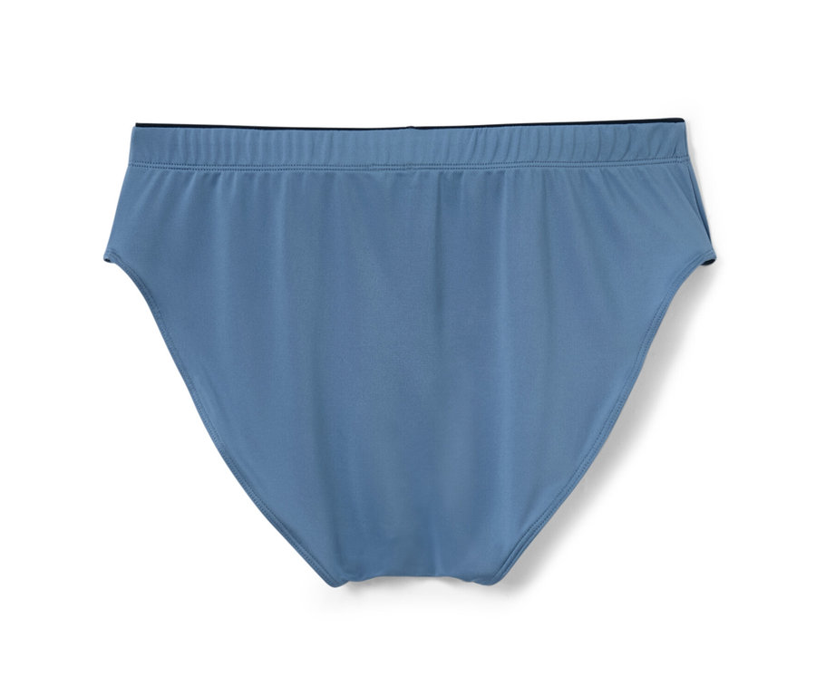 Egy kék színű alsónadrág a 4 darabos szettből.