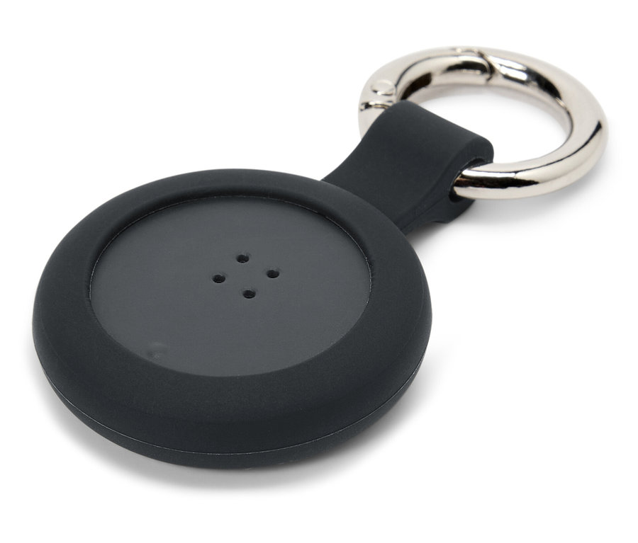 Fekete függőtok fémgyűrűvel.